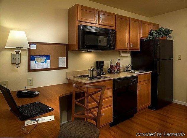 ホテル キャンドルウッド スイーツ ポートランド エアポート 部屋 写真